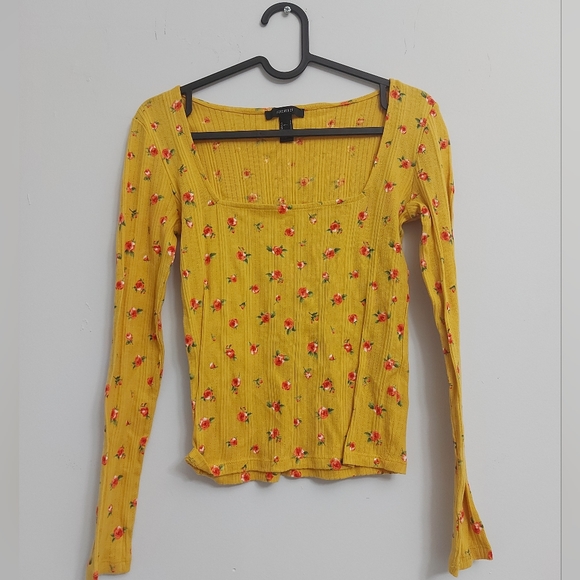 Mustard yellow top - Picture 1 of 3